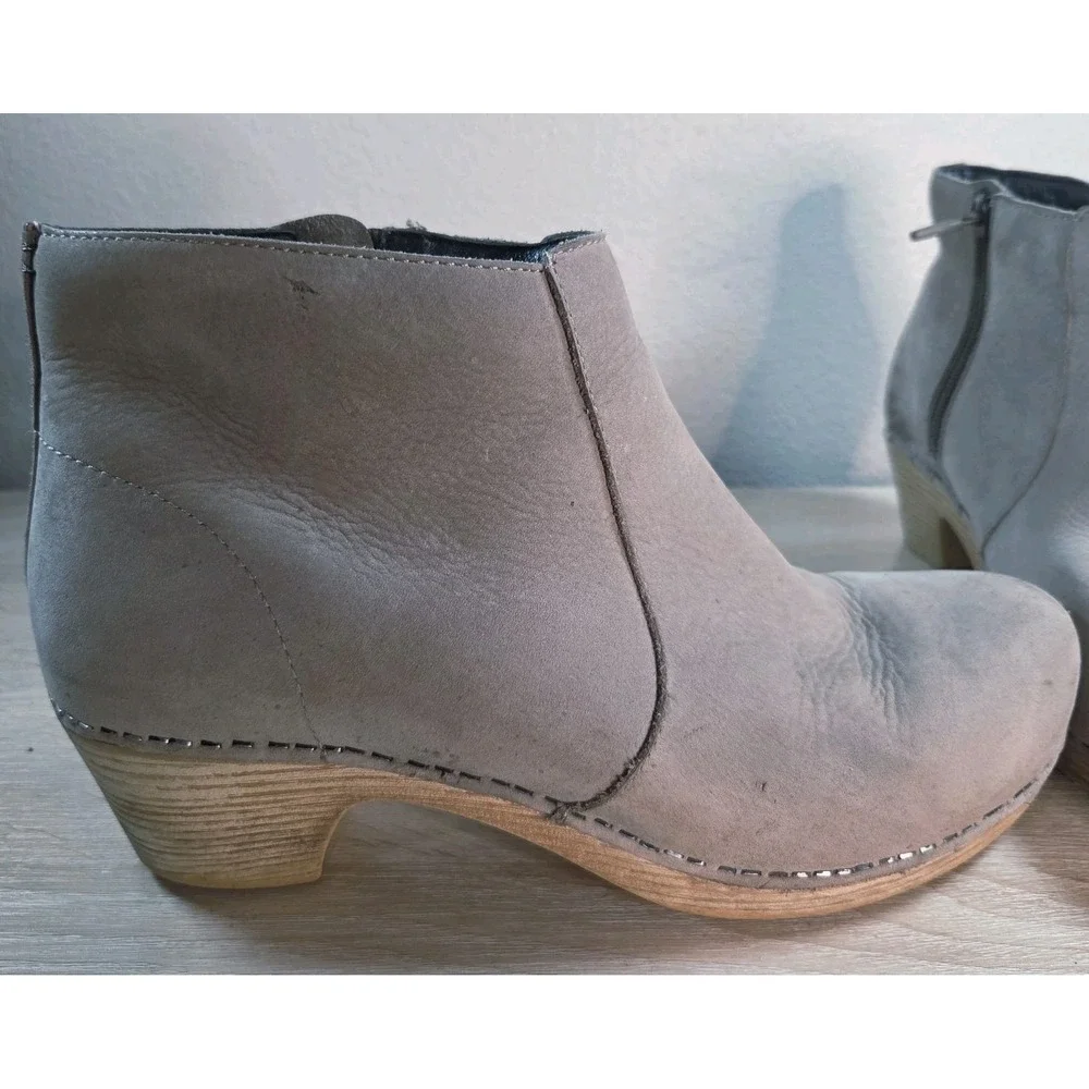 Dansko Maria Leather Ankle‎ Boots Womens EU 40 US 9.5 Taupe Comfort Clog Booties